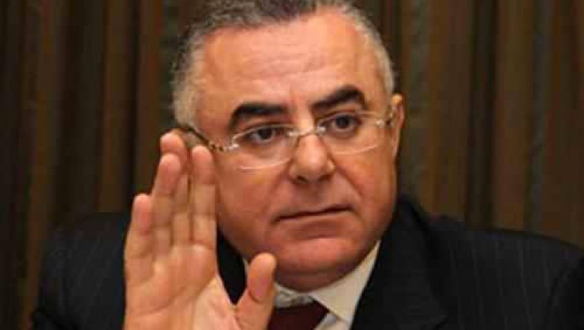 المحافظ المركزي: ملتزمون بسداد 3 مليارات ونصف لقطر 